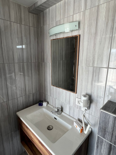 Bathroom 5, Troilus Park House Hotel, Eceabat