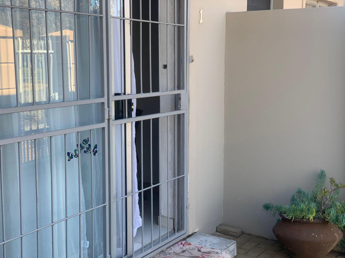 Others 3, Evening Star Guest Units, Mangaung