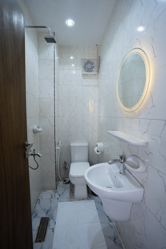 Bathroom 4, King of Pharaohs Pyramids View, Al-Ahram