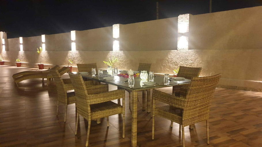 Food & Drinks, Nightingale's Resort, Rajsamand