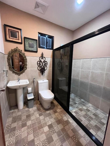 Bathroom 5, Residencia Orlina, Dumaguete City