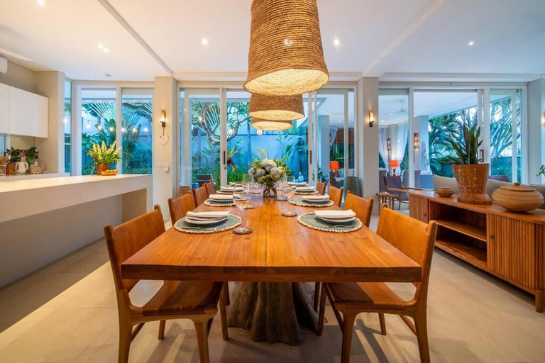 Food & Drinks 5, Villa Sunsara 2 - Spacious 4-Bedroom Haven next to Berawa Beach, Badung