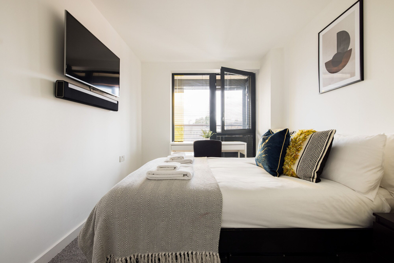 Bedroom 3, 2 Bed Apartment in Shoreditch, London