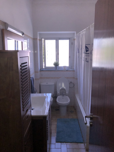 Bathroom 3, Margarida Guest House, Almada