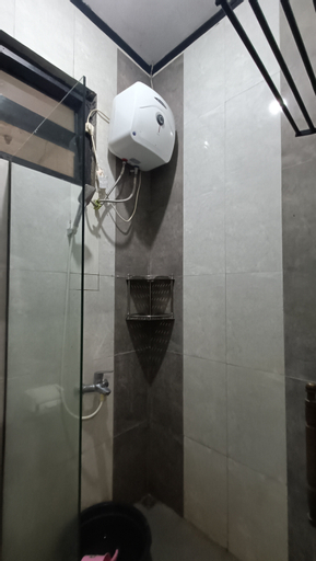 Bathroom 11