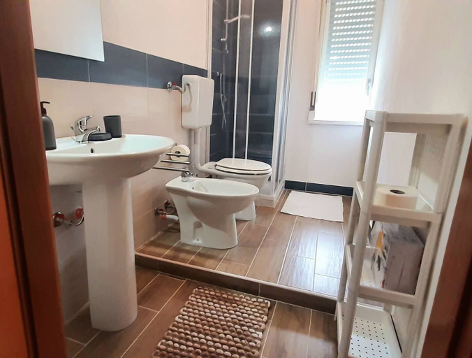Bathroom 3, Appartamenti Abate Riva del Golfo Home, Trapani