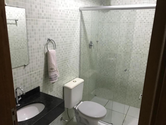 Bathroom 2, Hotel Luz, Fronteira