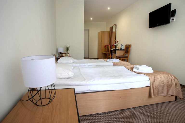 Bedroom 2, Hotel Zamek, Giżycko