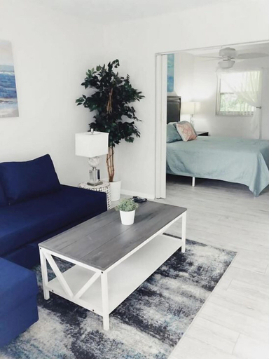 Bedroom 3, Beachside Gardens Apartments by Lowkl, Broward