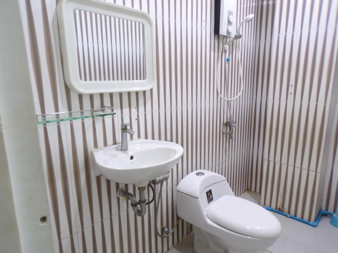 Bathroom 15