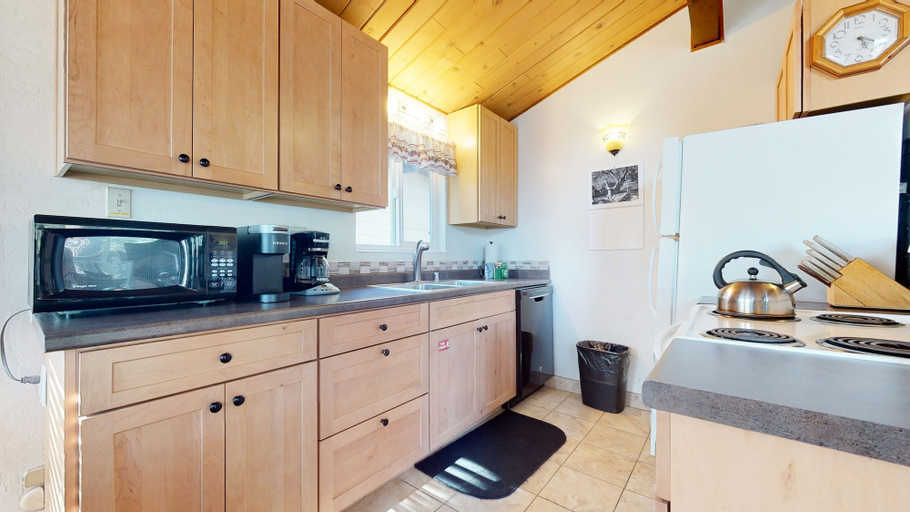 Private kitchen 5, Timberline 44 Cozy and Quiet, Corner Unit, Lots of Natural Light by RedAwning, Mono