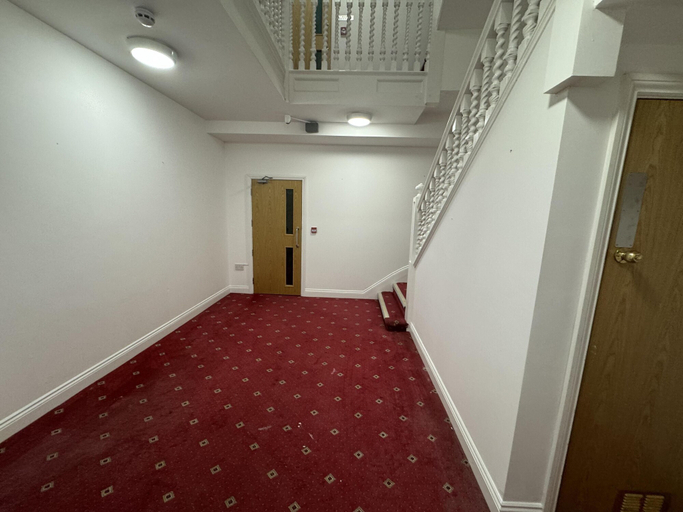 Others 5, Gorgeous Spacious Apartment With Sea View, Essex