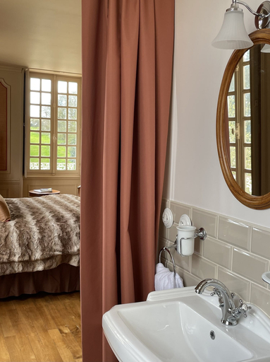 Bathroom 4, Château de la Huberdière, Indre-et-Loire