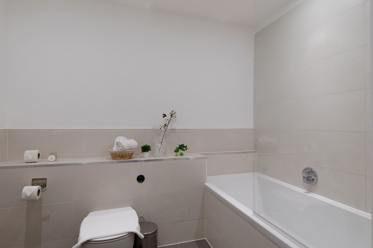 Bathroom 3, home.ly Prestige London Apartment Camden, London