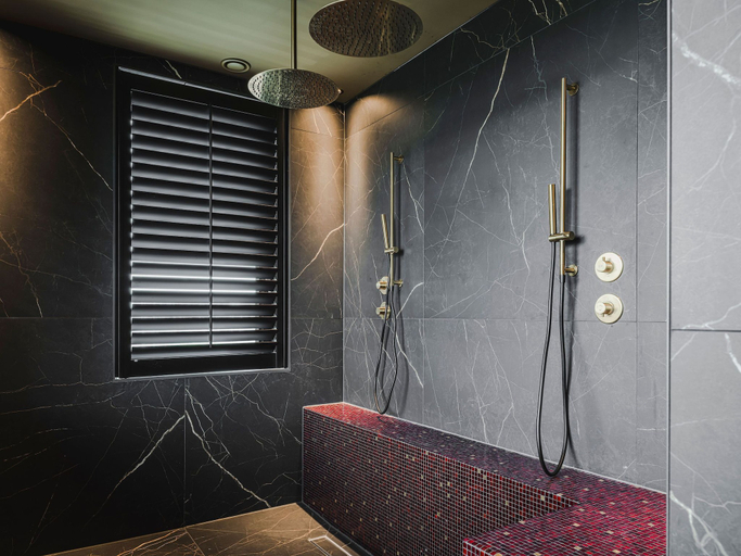Bathroom 5, Van Der Valk Hotel Dordrecht, Dordrecht
