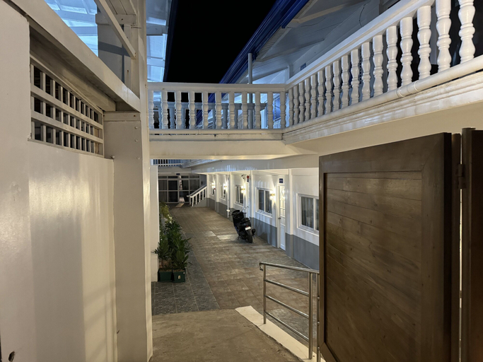 Exterior & Views 2, Bolabog Beach Resort, Malay