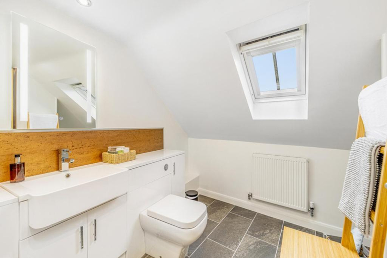 Bathroom 3, The Rooftops, Lincolnshire