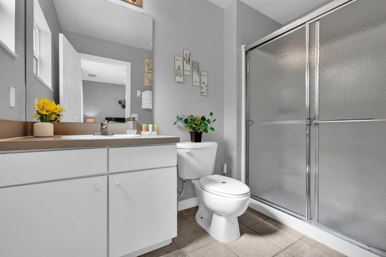 Bathroom 4, 4752 Vero Beach Place, Osceola