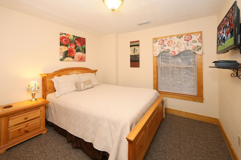 Bedroom 2, Ivy Falls 9 - Five Bedroom Chalet, Sevier