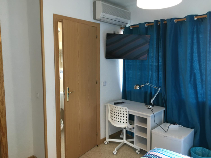 Facilities 4, Hostal Tres Cantos, Madrid