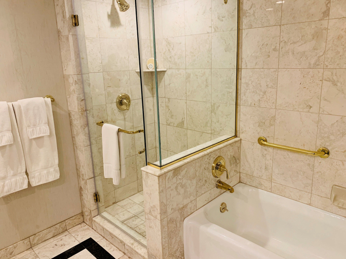 Bathroom 5, Market Pavilion Hotel, Charleston