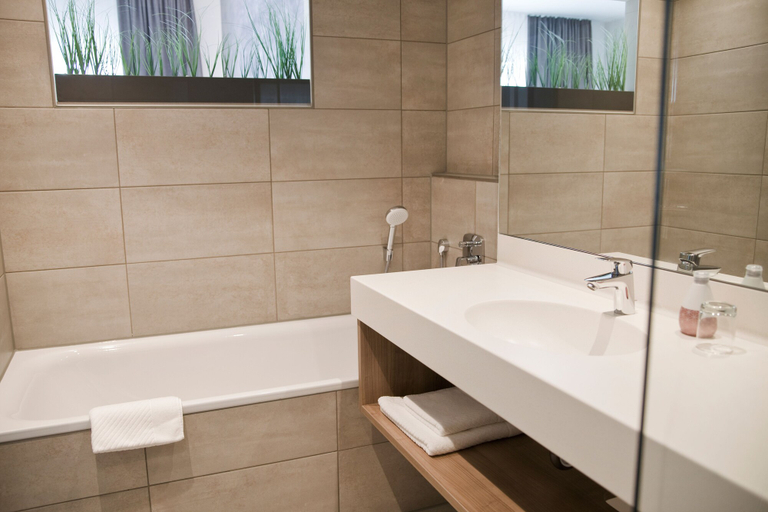 Bathroom 4, Hotel Rieth, Böblingen