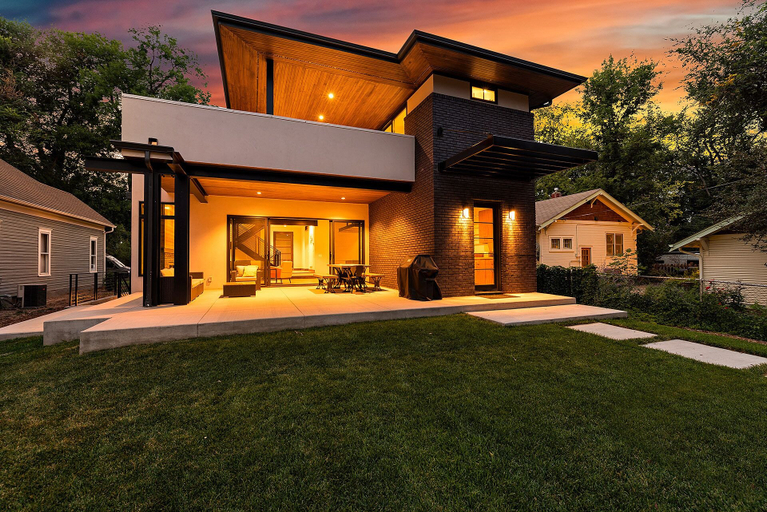 Exterior & Views 2, Relaxing in Paradise W Private Roof Top Deck!!, Larimer