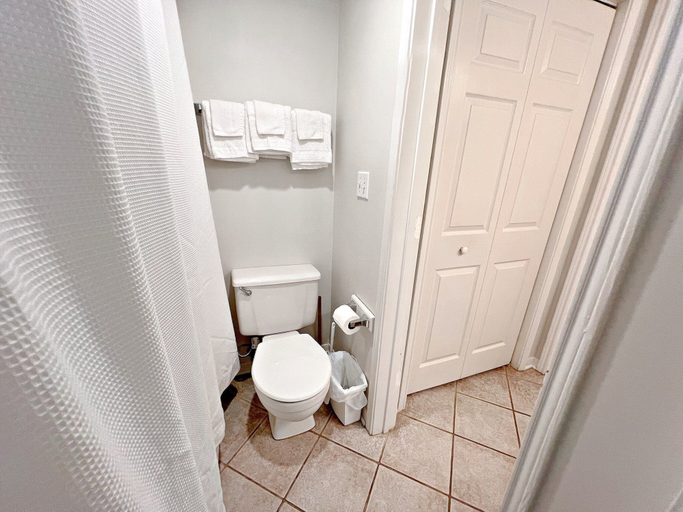 Bathroom 3, Surf Side Shores, Baldwin