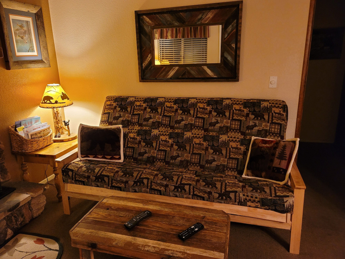 Others 5, Hillcrest Suites & Cabins, San Bernardino