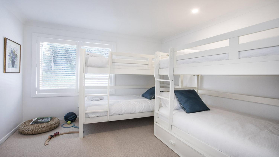 Bedroom 2, Whitecaps - Pearl Beach, Gosford - West