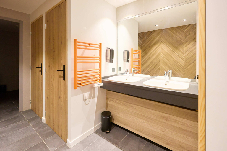 Bathroom 4, Base Camp Lodge - Albertville, Savoie