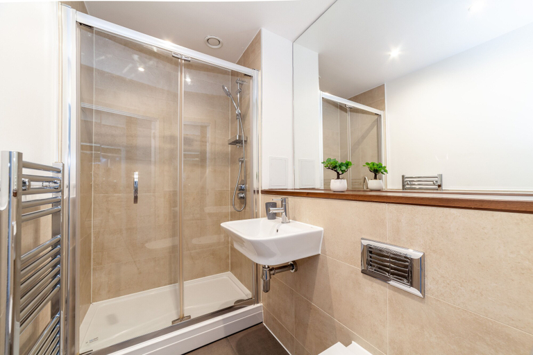Bathroom 3, The Thames Collection, London