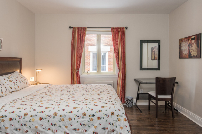 Bedroom 2, Chaim's FunHouse, Peel