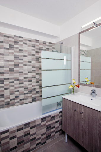 Bathroom 3, Residhome Lyon Gerland, Rhône
