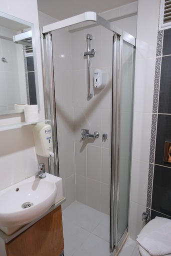 Bathroom 5, Demirci Otel, Osmangazi