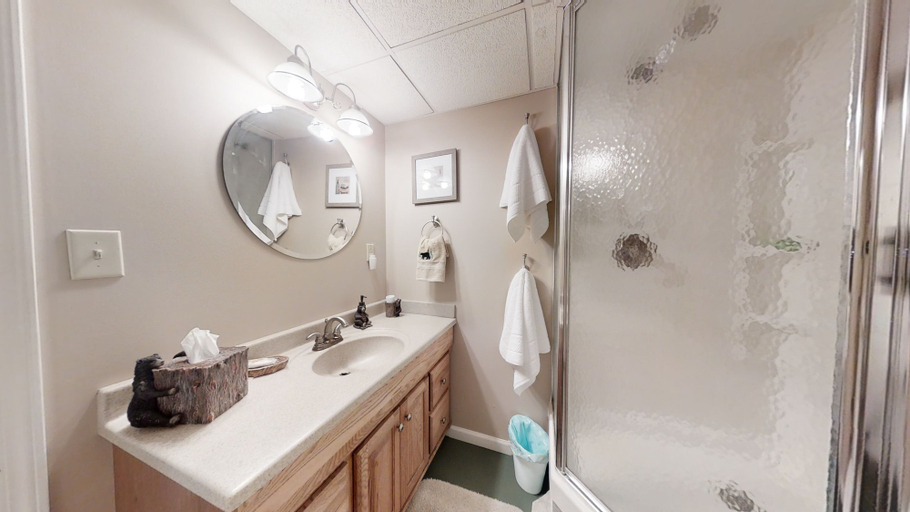 Bathroom 4, Bruno's Mountain Cave, Sevier