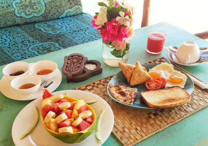 Food & Drinks 3, Jaribu Beach Hotel, Kusini