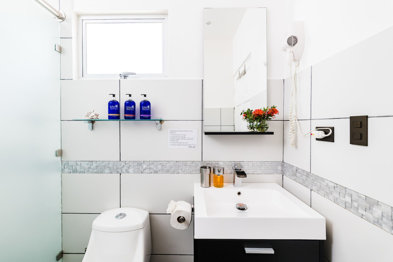 Bathroom, In the Shade Hotel - Coworking - Adults Only, Santa Cruz