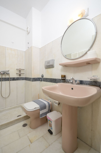 Bathroom 3, Lygdamis Hotel, South Aegean