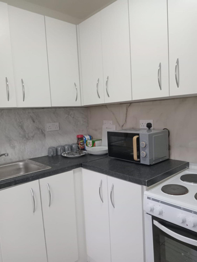Others 4, Good priced Single Rooms in harrow with shared bathrooms, London