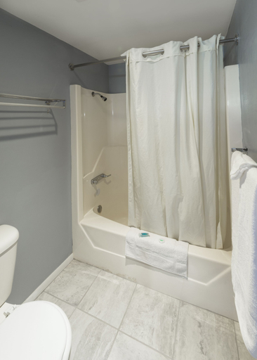 Bathroom 5, Sunrise Inn Hershey, Dauphin