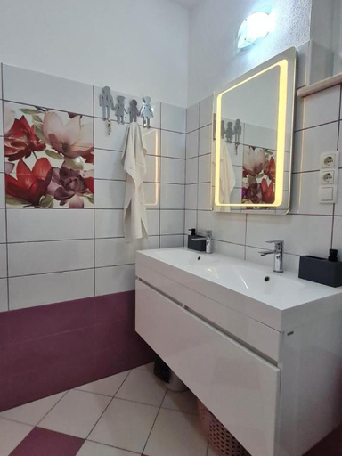 Bathroom 3, Luxury Apartment Ani, Sutivan