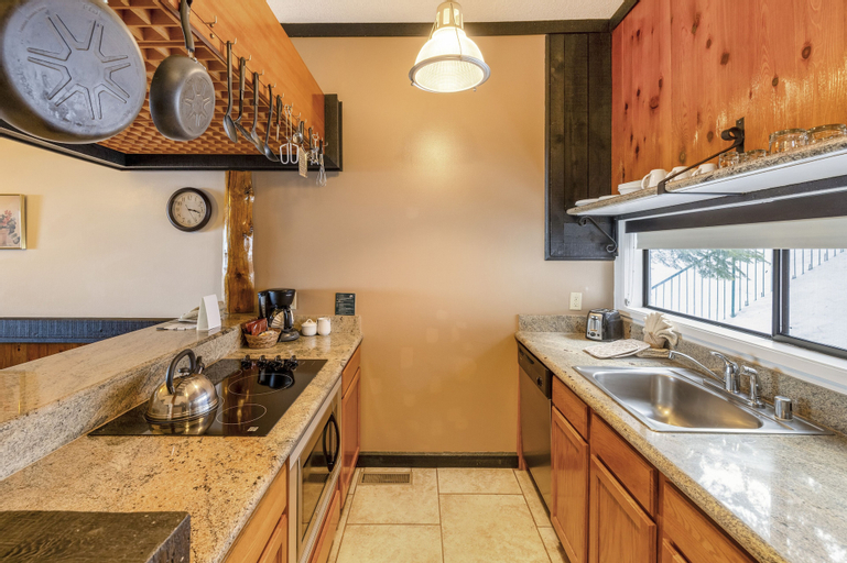 Dining Room 10