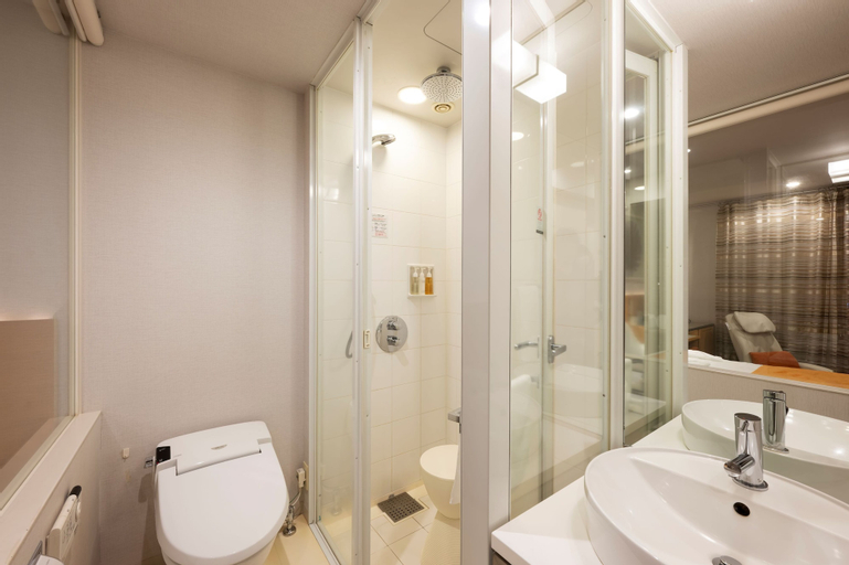 Bathroom 23