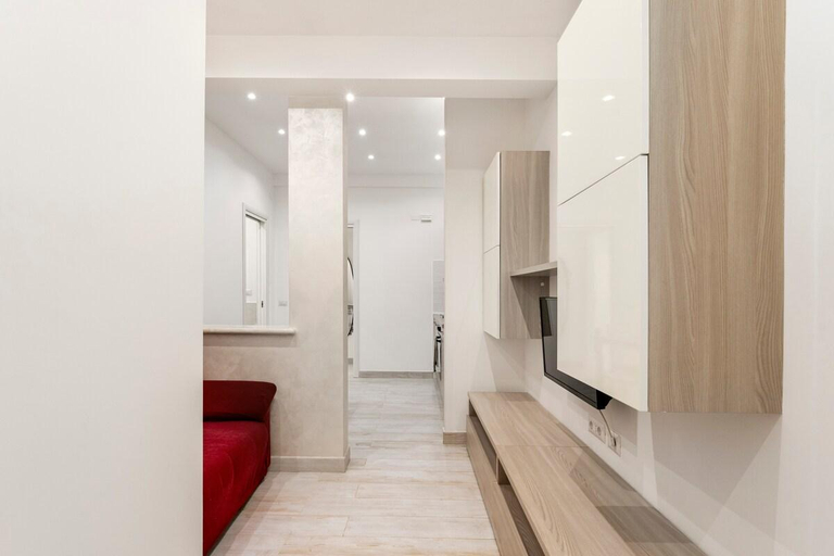 Others 5, First Floor Apartment, Rome