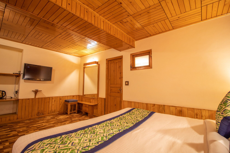 Bedroom 2, Hotel Negis Mayflower, Kullu