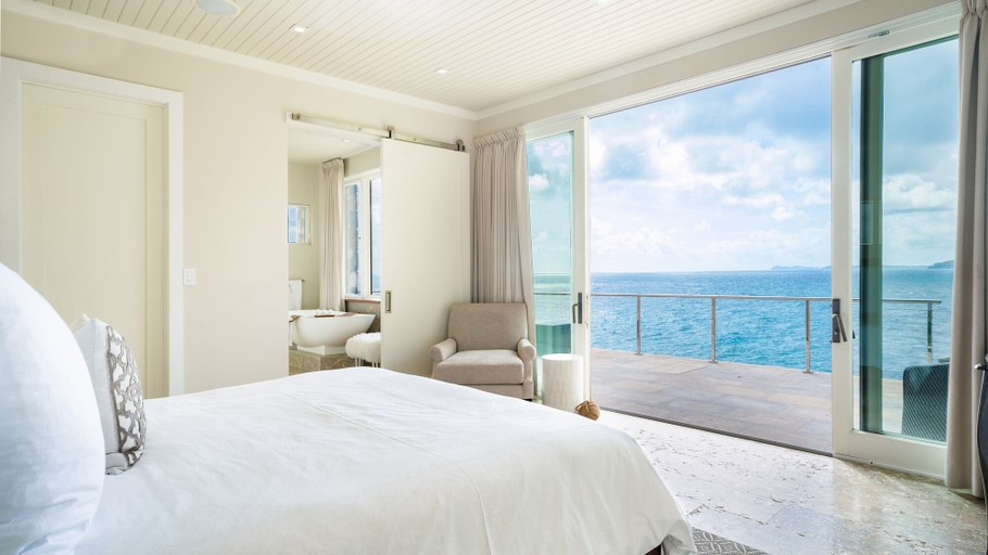 Bedroom 3, Oil Nut Bay