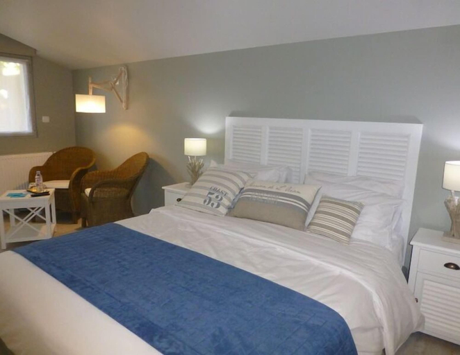 Bedroom 2, Le Clos Du Miroir, Pas-de-Calais