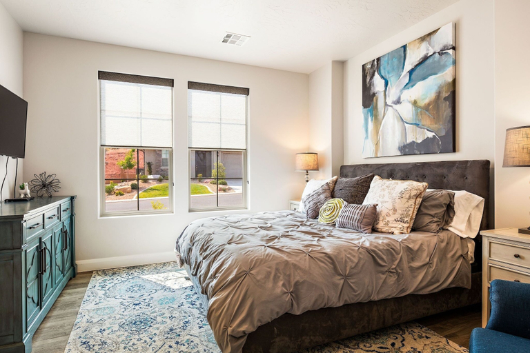 Bedroom 4, Zion Sunrise by RedAwning, Washington