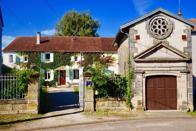 Exterior 1